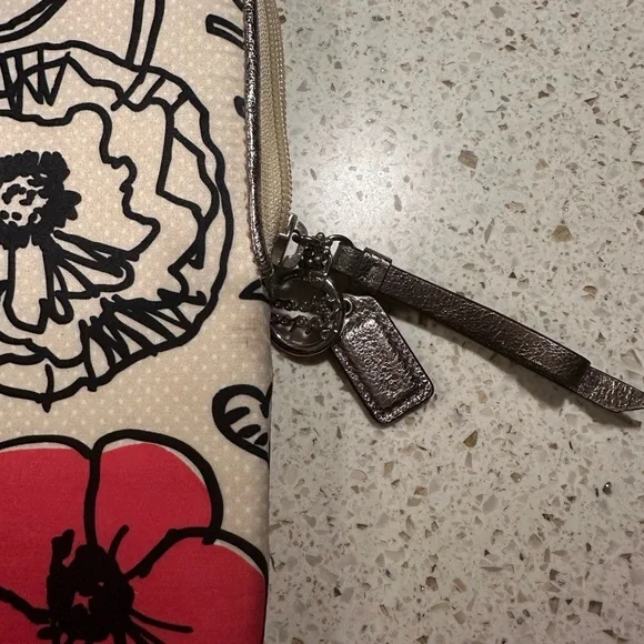 Coach Poppy Floral Laptop Bag - Picture 4 of 7